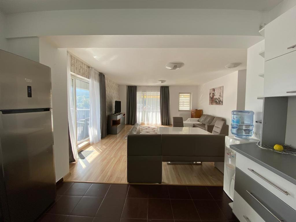 Appartamento Amg Apartament Braşov Esterno foto