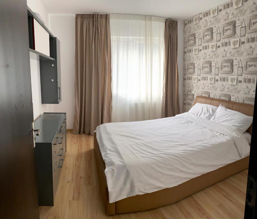 Appartamento Amg Apartament Braşov Esterno foto