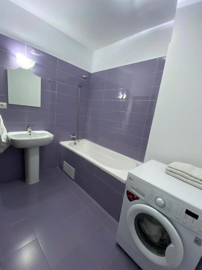Appartamento Amg Apartament Braşov Esterno foto