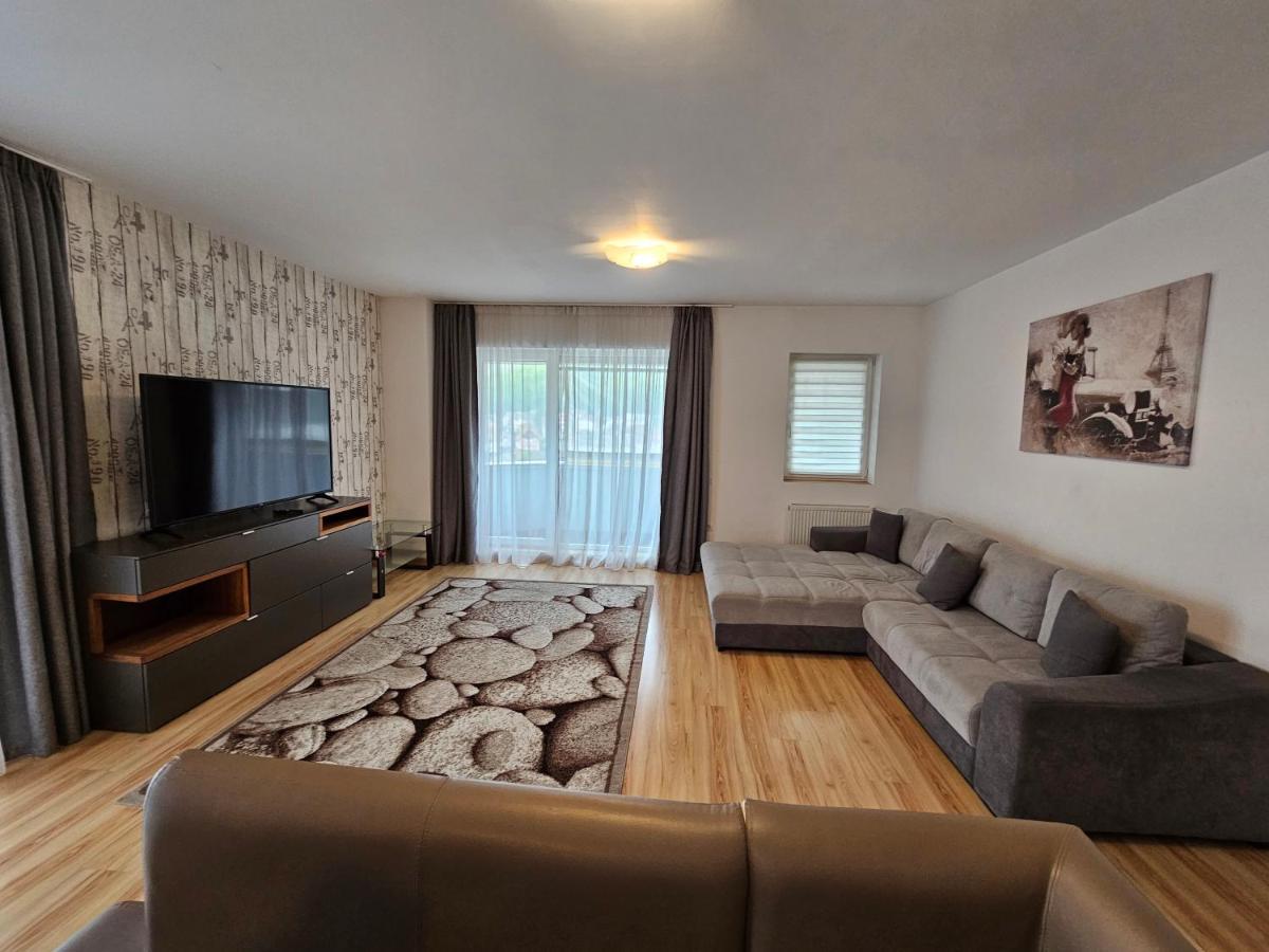 Appartamento Amg Apartament Braşov Esterno foto